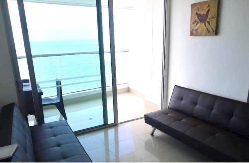 Exclusive 2 Beds, Apartment, Beach Front 19 Floor