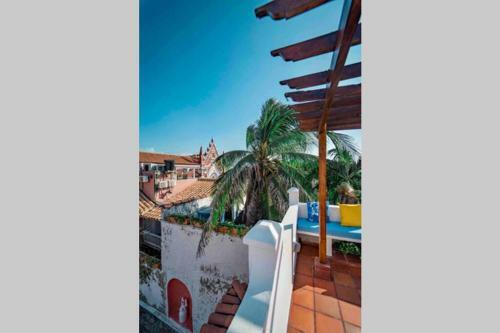 Villa Fascinating Casa Trinitarias In Walled City / Pool