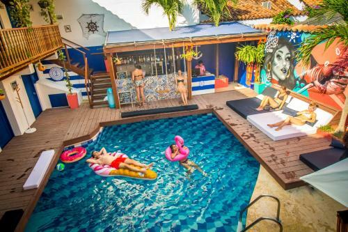 Casa Del Puerto Hostel & Suites