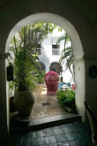 Charming 4br House W/pool In Downtown Near Beaches & Churches