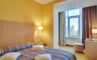 Repino Cronwell Park Hotel