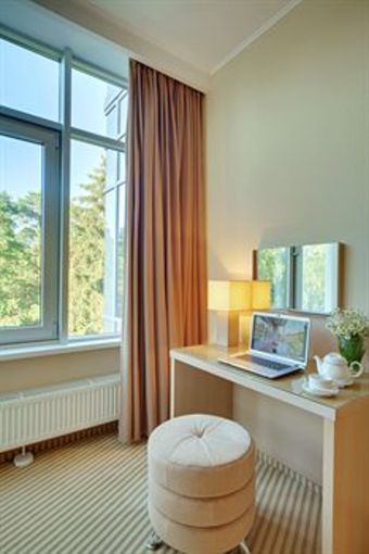 Repino Cronwell Park Hotel