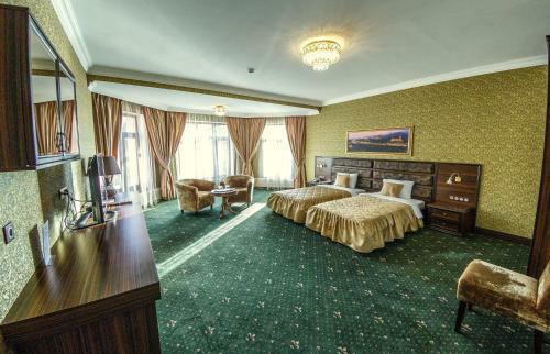Avshar Hotel