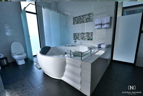 Home Boutique Natural Paradise