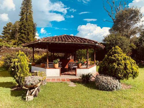 Hostal Casa Linda Finca Hotel