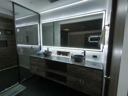 Micro Mansion Carmesi
