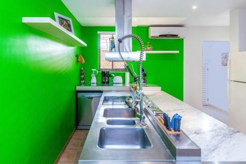 Apartamento Colorful Classy Modern Split Level Unit Near Beach In Coco With Pool
