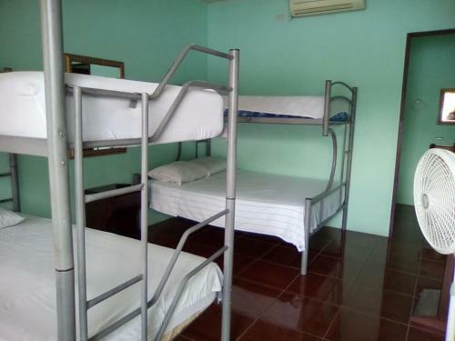 Hostal Cabinas Jerry