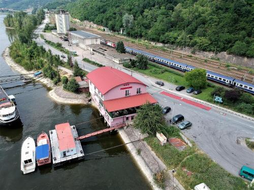 Hostal Pensiunea Taka