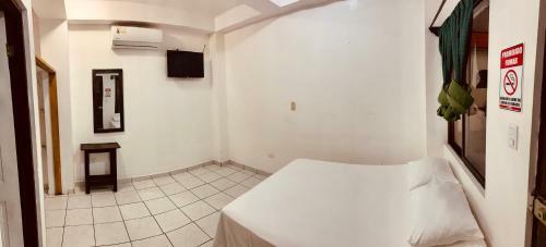 Hostal Hotel Cabinas Jacomar