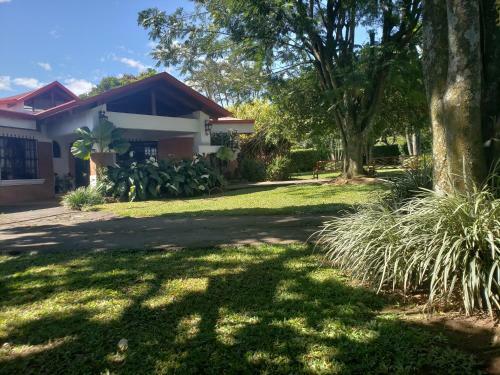 Bed & Breakfast La Villa Airport