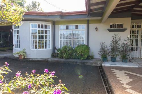Hostal Hostel Bouganvilia Bed And Breakfast