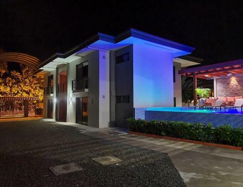 Hotel Ballena Paradise