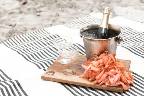 Hotel Igloo Beach Lodge