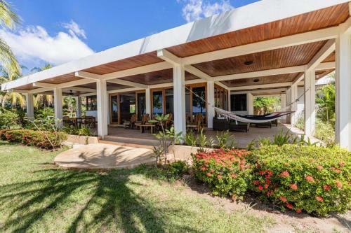 Villa Carmela By The Sea