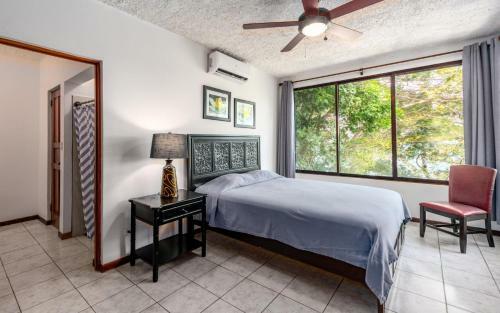 4-bedroom Cliffside Home With Pool On Secluded Beach