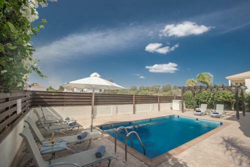 Hara Nissi Villas