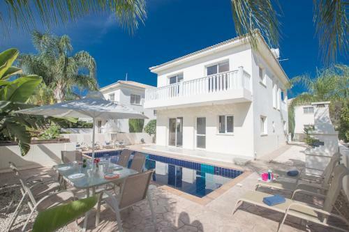 Hara Nissi Villas