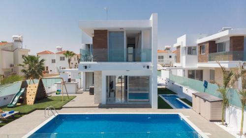 Villa Lynn Boutique Beachfront