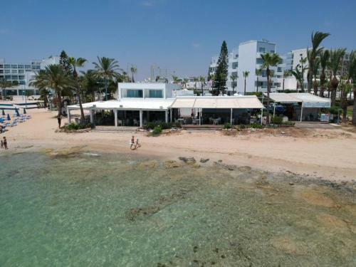 Apartamento Karousos Beach Rooms