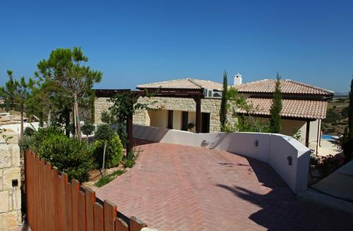 Kouklia Villa Sleeps 4 With Pool Air Con And Wifi