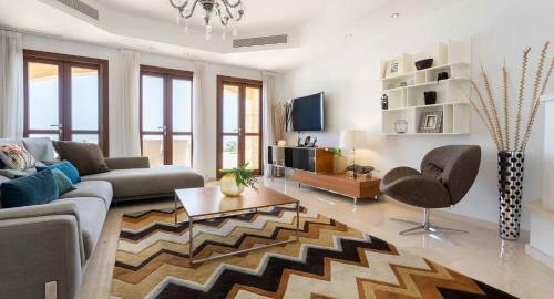 Villa Idalium - Stunning Front Line Villa With Panoramic Sea Views