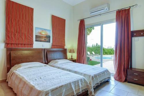 Villa In Latchi Sleeps 6 Includes Swimming Pool Air Con And Wifi 5