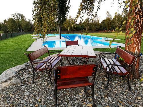 Hotel Complex Pastravaria Albota