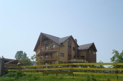 Hostal Pensiunea Codrii De Arama
