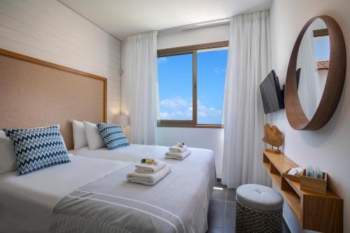 Paralimni Villa Sleeps 6 With Air Con