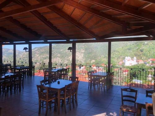 Mountain Rose Garden Hotel & Restaurant