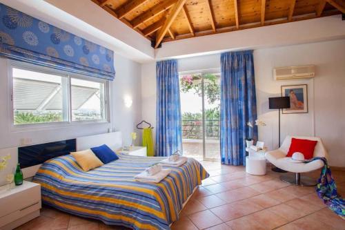 Pegeia Villa Sleeps 6 With Pool And Wifi