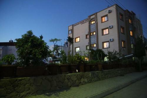 Kasgar Court Hotel