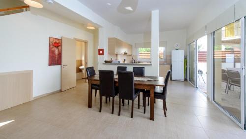 Three Bedrooms Villa 1258