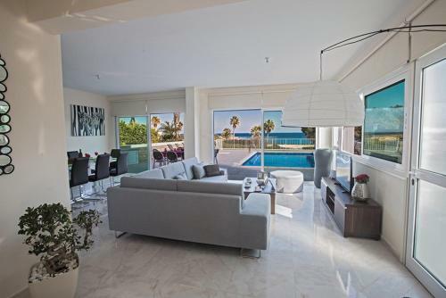 Four Bedrooms Villa 1268