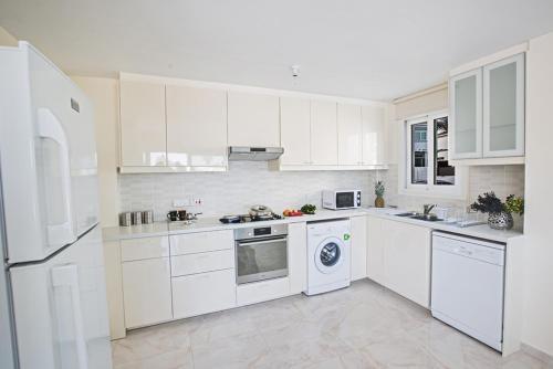 Four Bedrooms Villa 1268