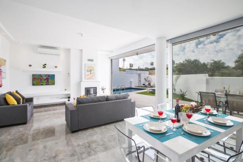Protaras Villa Sleeps 5 With Pool And Air Con
