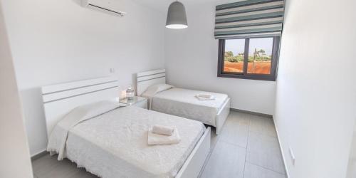 Villa In Protaras Sleeps 8 Includes Swimming Pool And Air Con 9