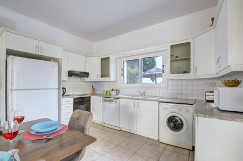 Villa In Protaras Sleeps 8 Includes Swimming Pool And Air Con 7
