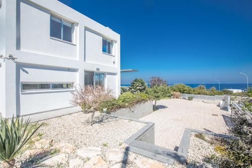 Protaras Villa Sleeps 9 With Pool And Air Con