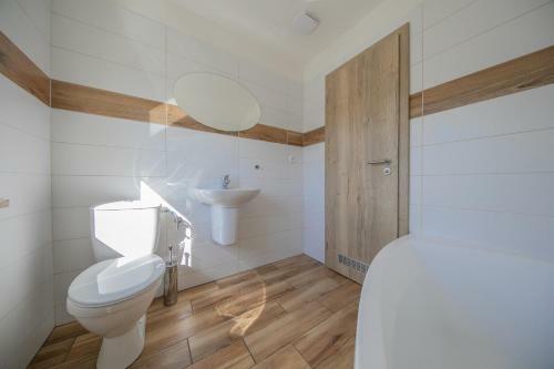 Hotel Na Rybn�?ku Bohut�n