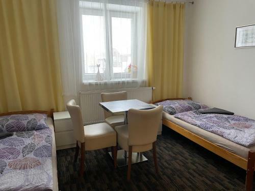 Hostal ?etnick� Stanice Hlubok�