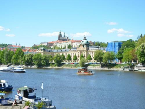 Enticing Apartment In Hostivice With Sauna