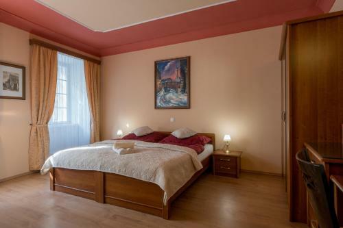 Hostal Penzion U Hr�dku