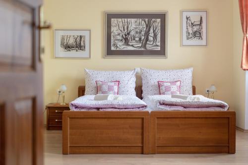 Hostal Penzion U Hr�dku