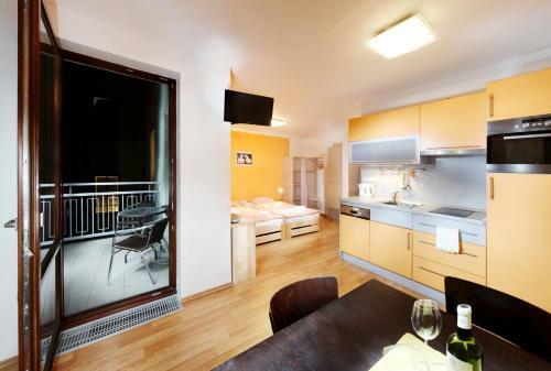 Orange Apartment Se Slunnou Terasou