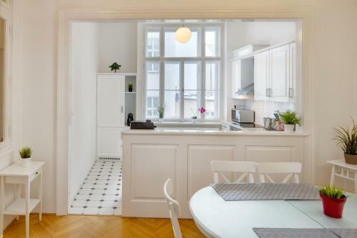Karlova Old Town Apartment