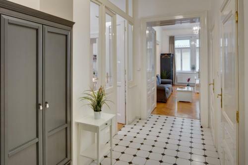 Karlova Old Town Apartment