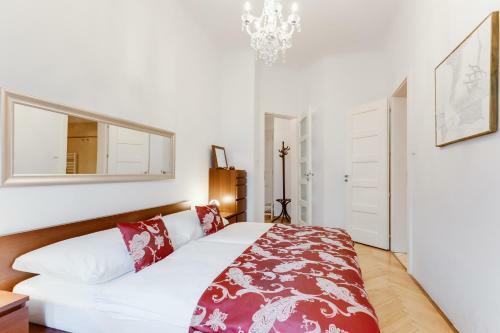 Old Town Square Royal Apartment
