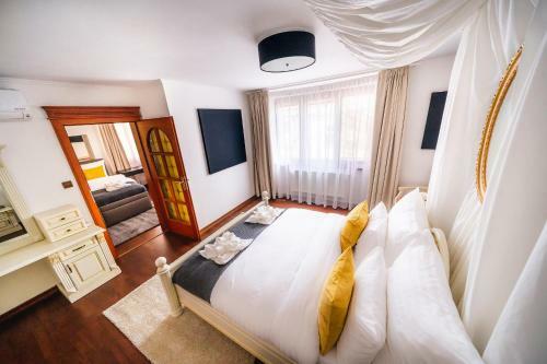 5br 2bath Masarykovo N�b?e?� Apartment